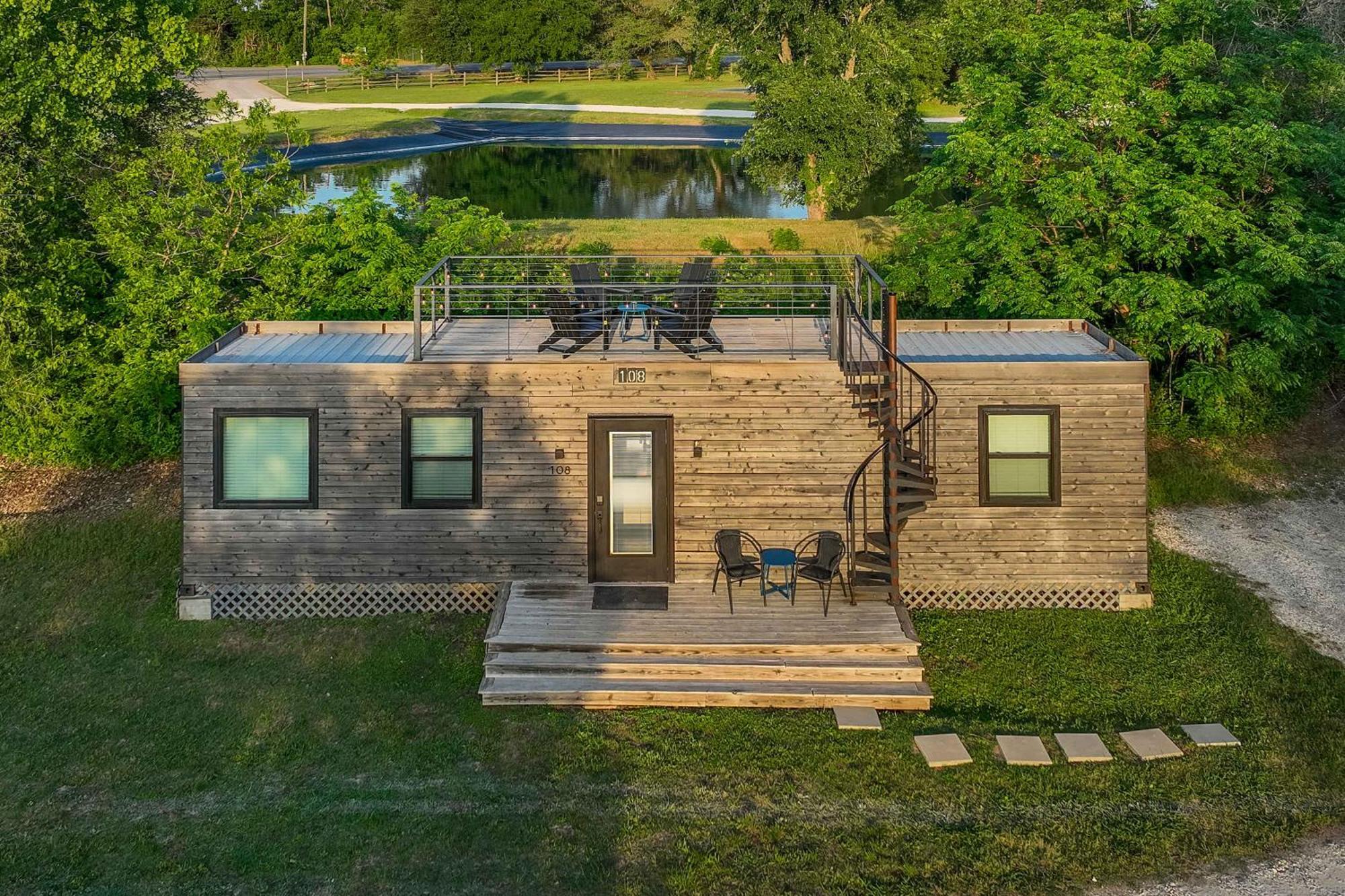 Container Home With Rooftop Views And Pickleball-Pecan Grove Bellmead Exterior photo