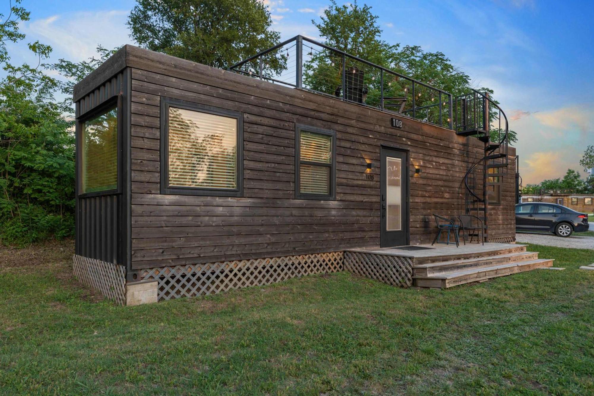 Container Home With Rooftop Views And Pickleball-Pecan Grove Bellmead Exterior photo