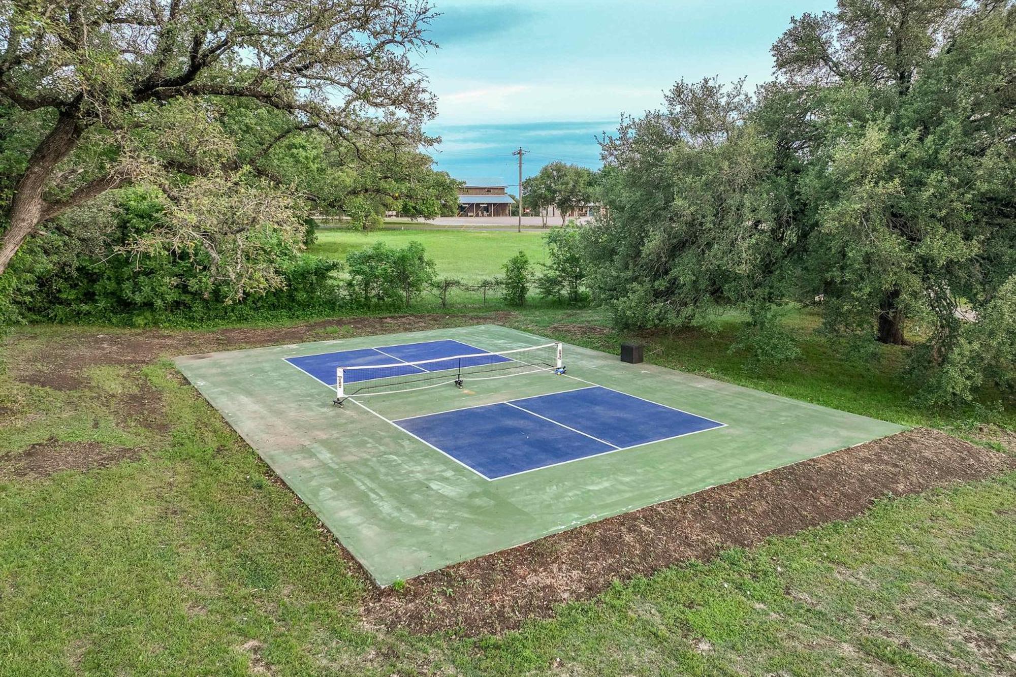 Container Home With Rooftop Views And Pickleball-Pecan Grove Bellmead Exterior photo