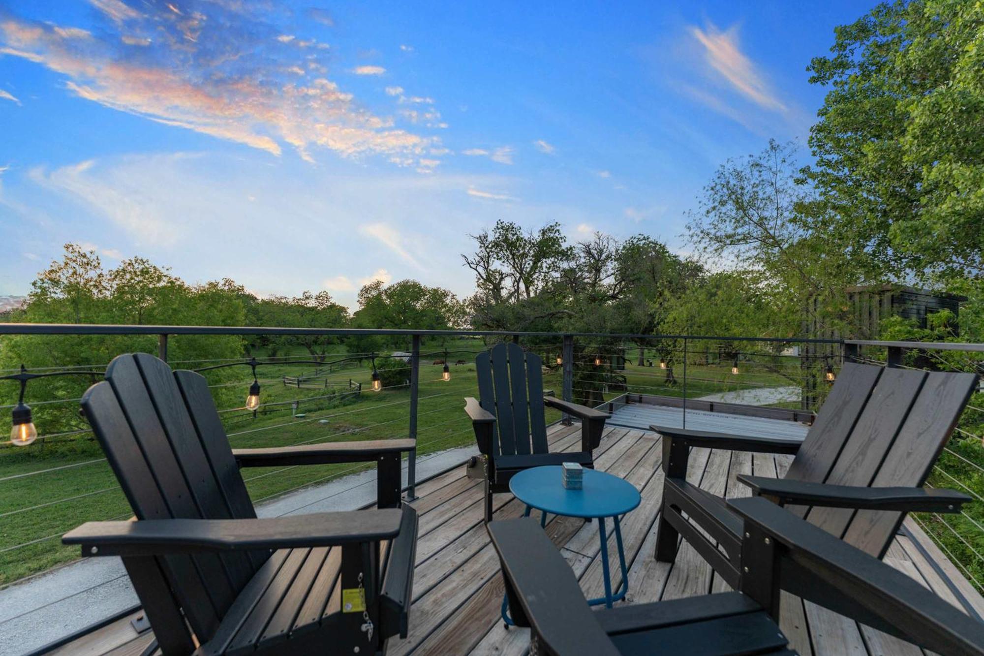 Container Home With Rooftop Views And Pickleball-Pecan Grove Bellmead Exterior photo